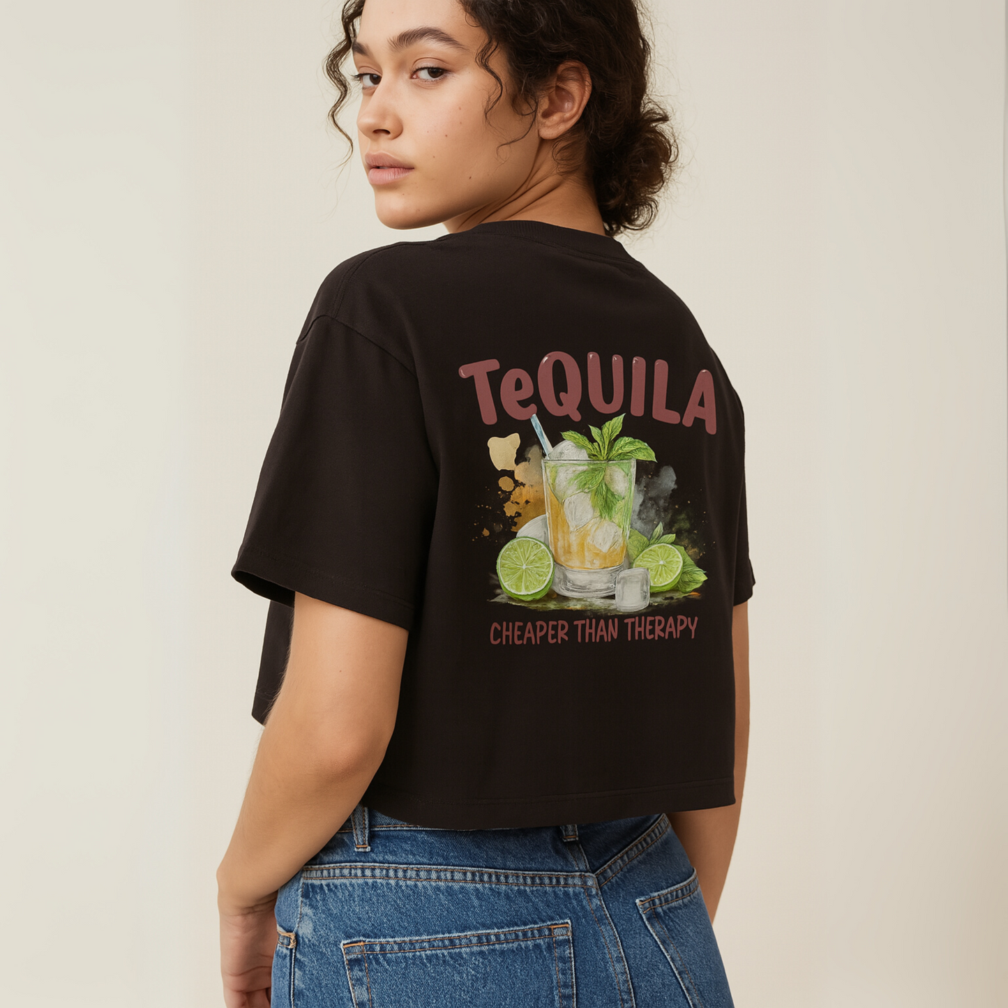 Camiseta Boxy Orgánica – Tequila: Cheaper than Therapy 🍋✨