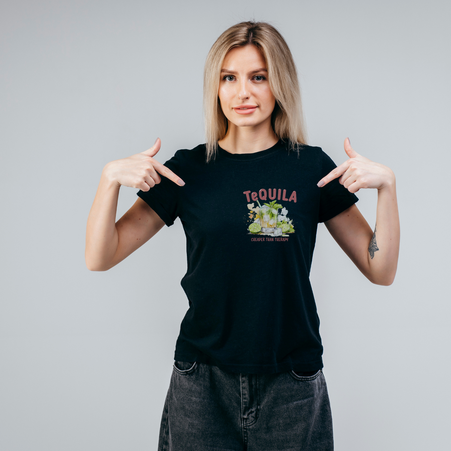 Camiseta Boxy Orgánica – Tequila: Cheaper than Therapy 🍋✨